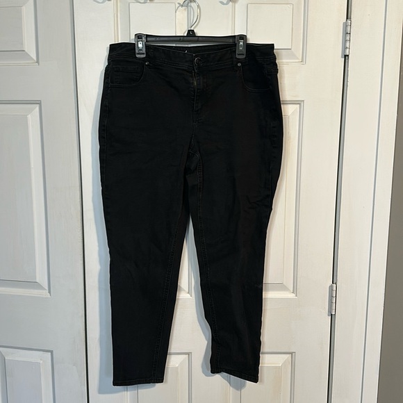 Lane Bryant size 18 Black Skinny Jean - Picture 1 of 5